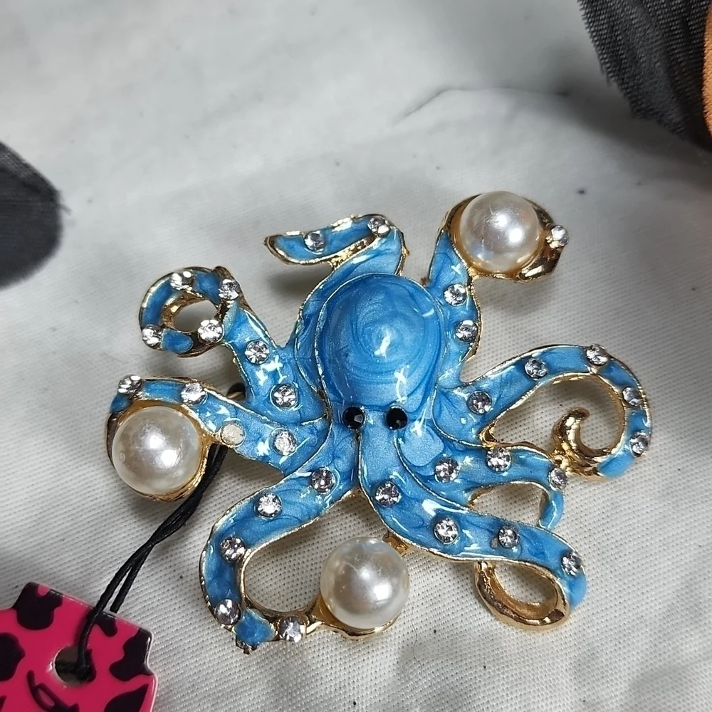 BETSEY JOHNSON OCTOPUS BROOCH - Picture 3 of 3